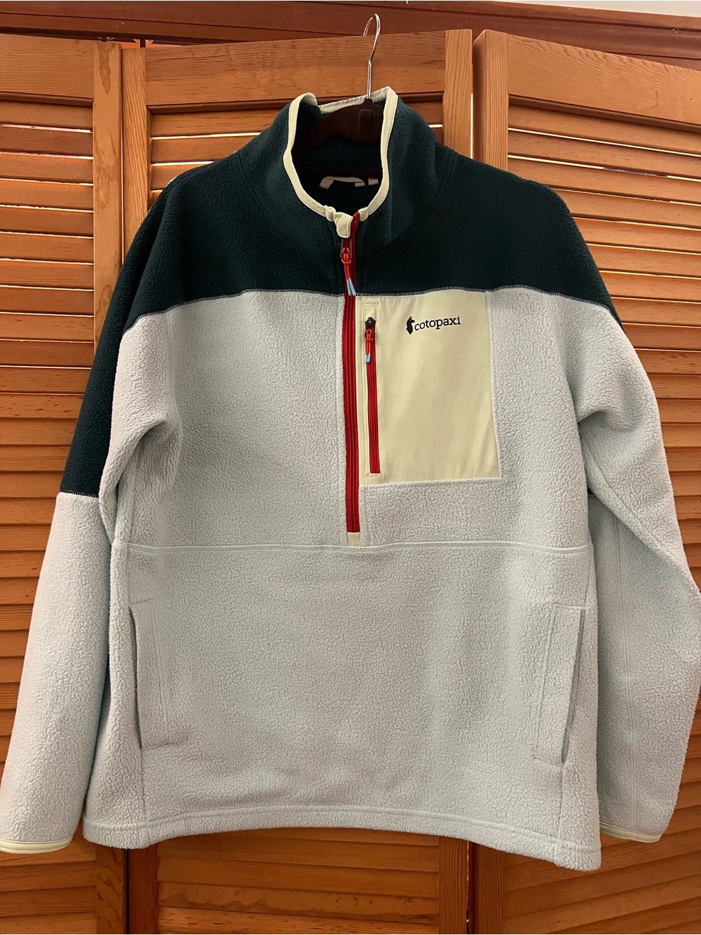 cotopaxi Two-Tone Fleece Quarter-Zip in Green & Light green with Red Zip